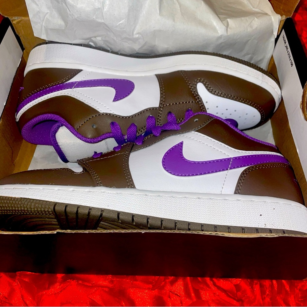 NEW YOUTH NIKE AIR JORDAN 1 LOW GS 553560215 LEATHER PALOMINO WILD BERRY WHITE